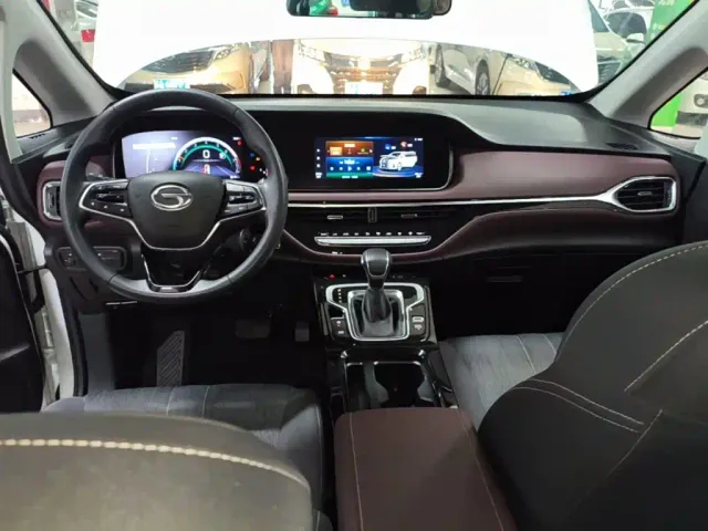 GAC Trumpchi M6 — Фото автомобиля 9