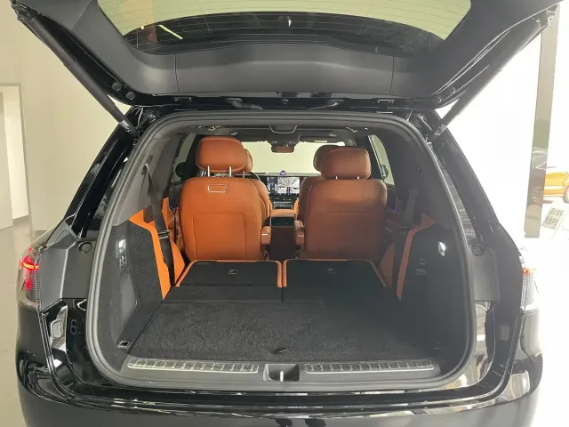 AITO Wenjie AITO M9 2024 Extended Range Ultra 42kWh 6-Seater — Фото автомобиля 25