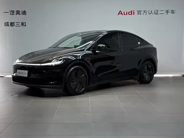 Фотография автомобиля — Tesla Model Y