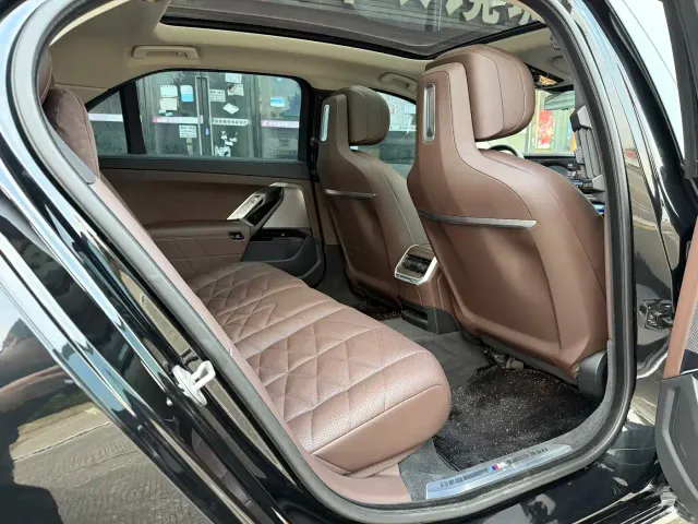 BMW 7 Series — Фото автомобиля 6