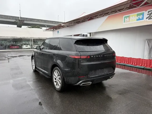 Land Rover Range Rover Sport — Фото автомобиля 11