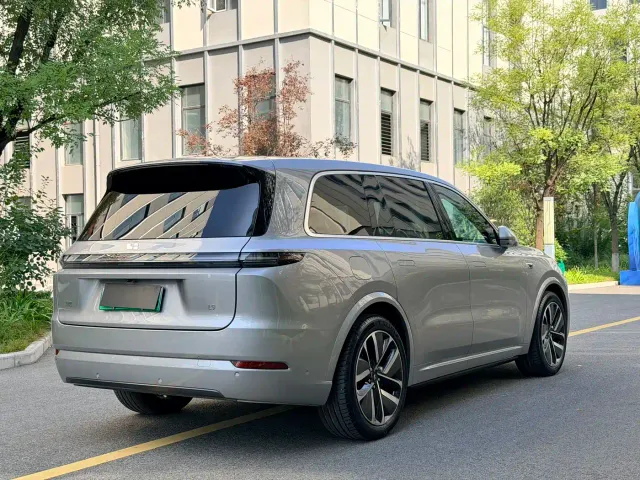 Li Auto L9 — Фото автомобиля 7