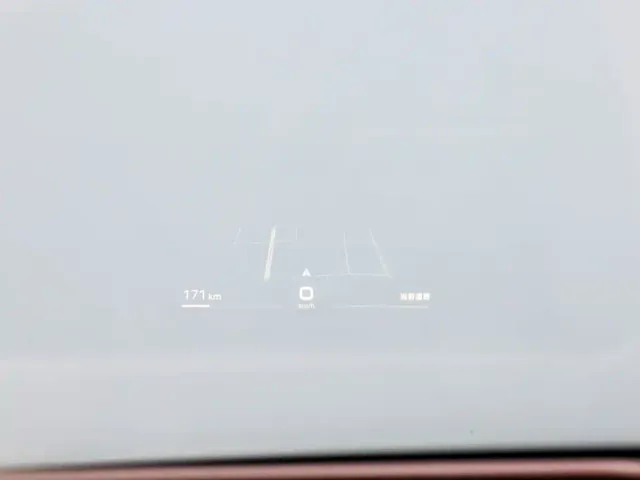 Xiaomi SU7 — Фото автомобиля 23