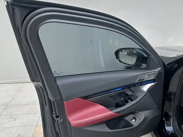 BMW 5 Series — Фото автомобиля 12