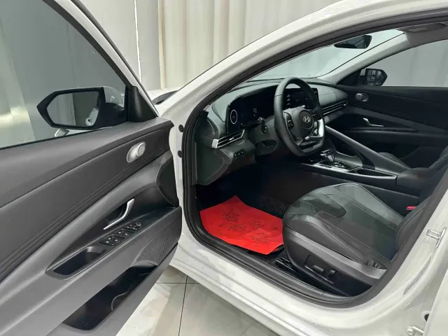 Hyundai Elantra — Фото автомобиля 7