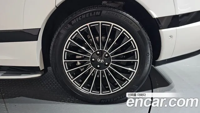 Hyundai Ioniq 9 — Фото автомобиля 6