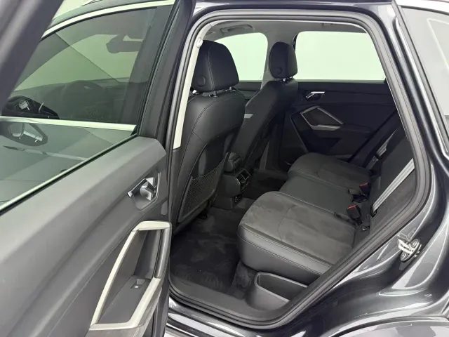 Audi Q3 — Фото автомобиля 11