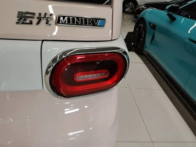 Wuling Hongguang Mini EV — Фото автомобиля 7