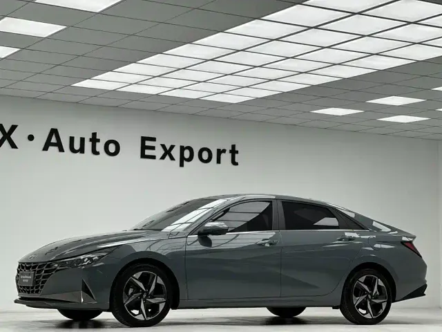 Hyundai Elantra — Фото автомобиля 25