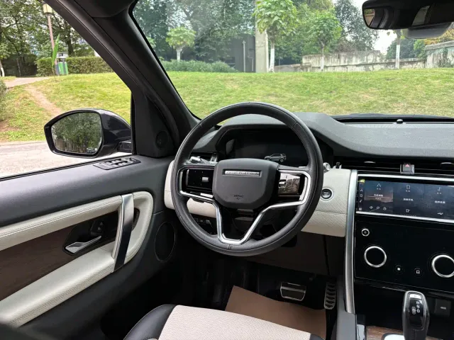 Land Rover Discovery Sport — Фото автомобиля 11