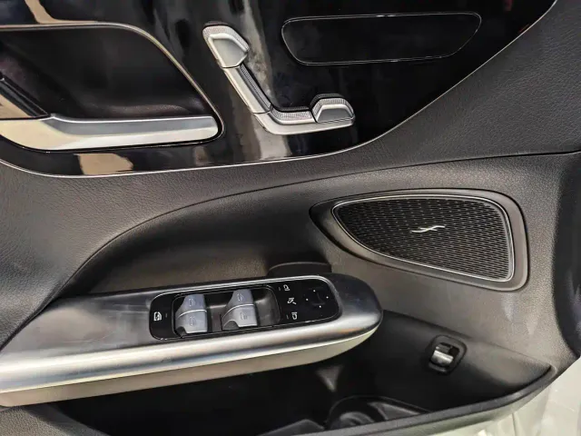 Mercedes-Benz C-Class — Фото автомобиля 4