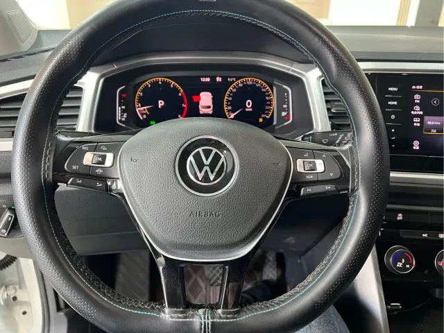 Volkswagen T-Roc — Фото автомобиля 9