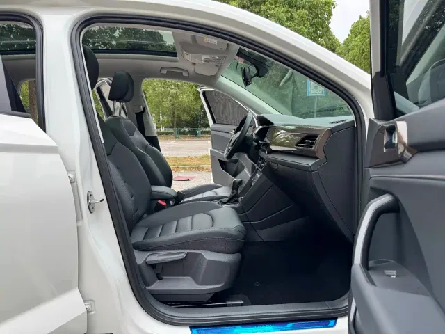 Volkswagen Tharu — Фото автомобиля 10