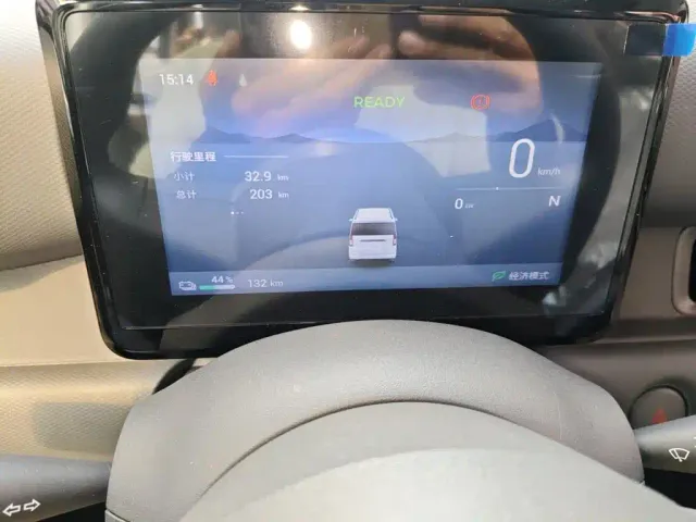 Wuling Zhiguang NEV — Фото автомобиля 12