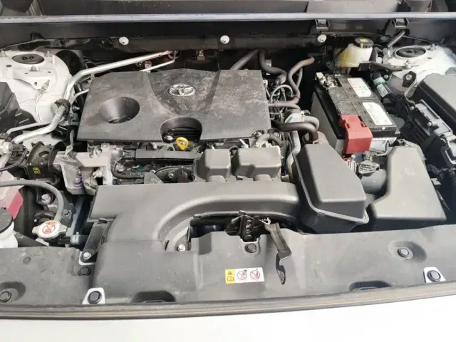Toyota RAV4 — Фото автомобиля 10