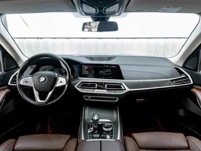 BMW X7 — Фото автомобиля 15