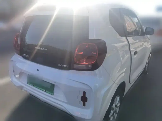 Roewe Clever — Фото автомобиля 4