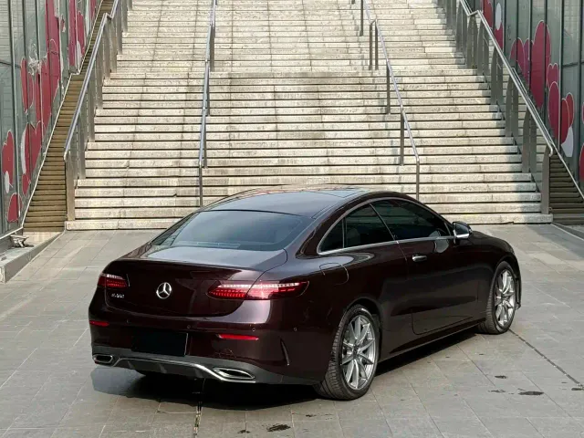 Mercedes-Benz E-Class — Фото автомобиля 13