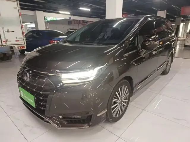 Фотография автомобиля — Honda Elysion