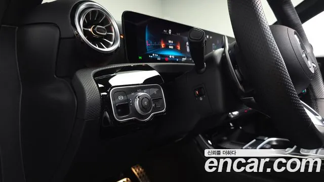 Mercedes-Benz A-Class — Фото автомобиля 23