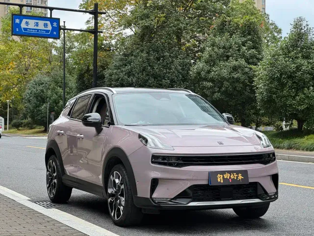 Lynk & Co 06 — Фото автомобиля 3