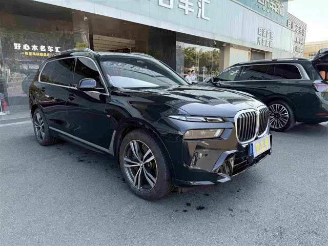 BMW X7 — Фото автомобиля 3