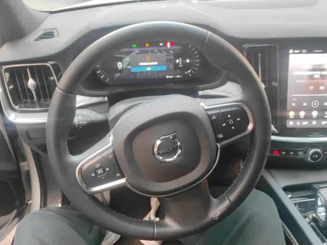 Volvo S60 — Фото автомобиля 15