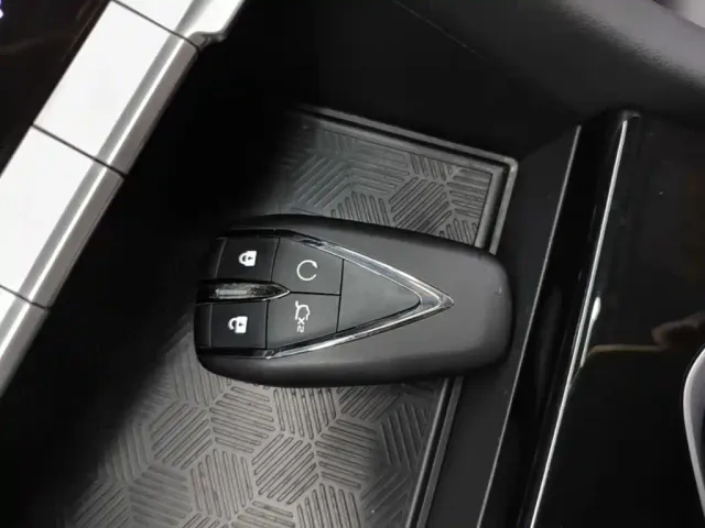 Changan Eado — Фото автомобиля 7