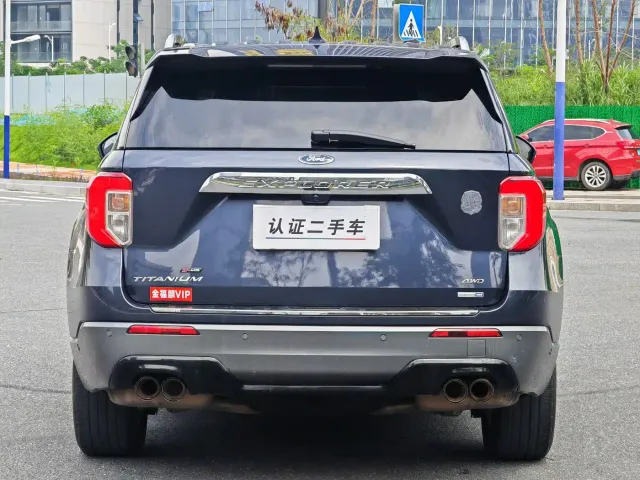 Ford Explorer — Фото автомобиля 8