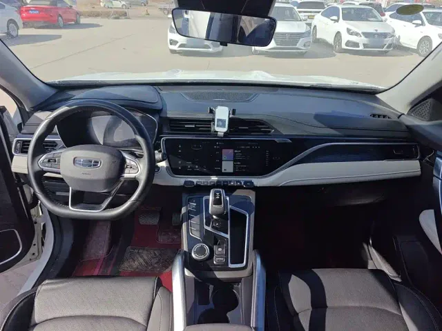 Geely Boyue — Фото автомобиля 9