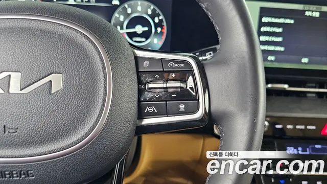 Kia Canival — Фото автомобиля 16