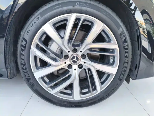 Mercedes-Benz E-Class — Фото автомобиля 17