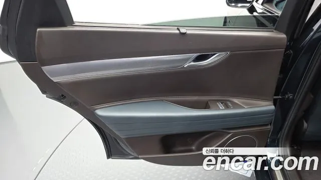 Genesis G80 Бензин 2.5 турбо AWD — Фото автомобиля 24