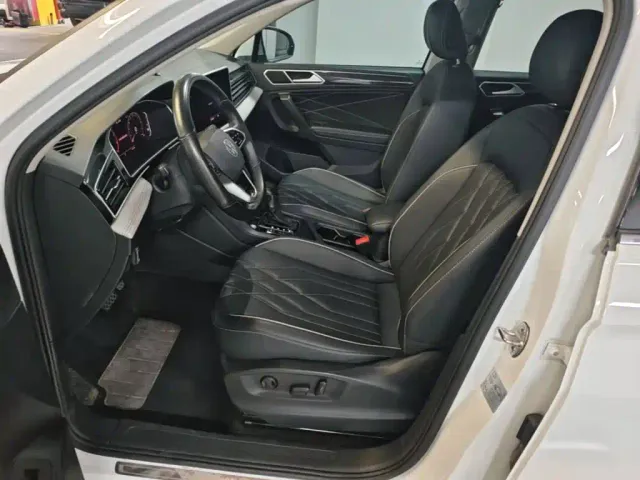 Volkswagen Tiguan L — Фото автомобиля 14