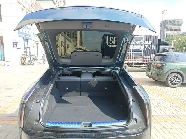Xpeng P7 — Фото автомобиля 18