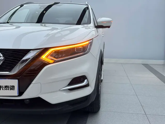 Nissan Qashqai — Фото автомобиля 4
