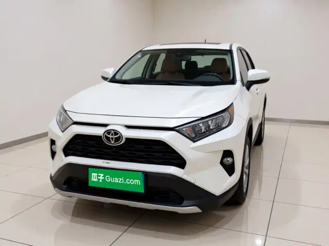 Toyota RAV4 — Фото автомобиля 2