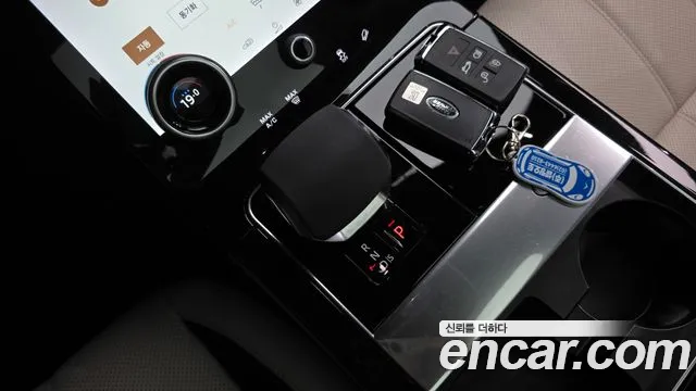 Land Rover Range Rover Velar Range Rover Velar 2.0 P250 R-Dynamic SE — Фото автомобиля 5