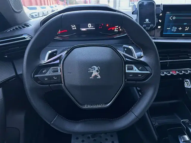 Peugeot 2008 — Фото автомобиля 9
