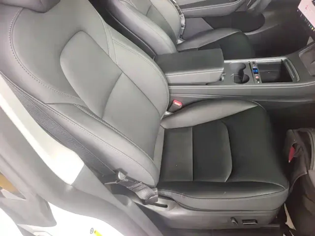 Tesla Model Y — Фото автомобиля 24