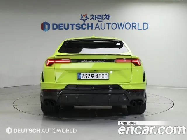 Lamborghini Urus — Фото автомобиля 4