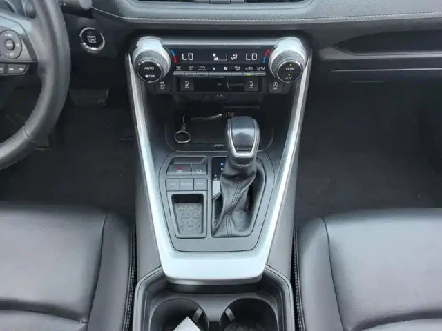 Toyota RAV4 — Фото автомобиля 16