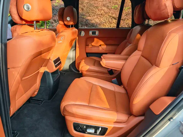Li Auto L8 — Фото автомобиля 10