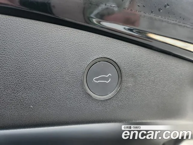 Tesla Model 3 — Фото автомобиля 12