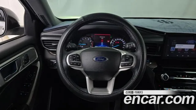 Ford Explorer — Фото автомобиля 19