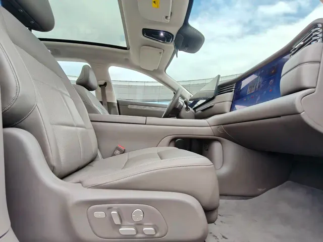 IM Motors LS6 — Фото автомобиля 12