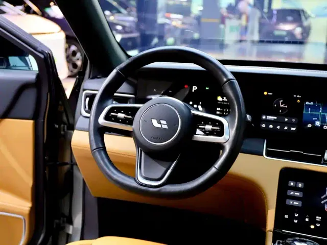 Li Auto ONE — Фото автомобиля 11