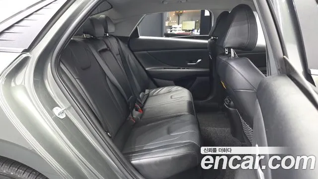 Hyundai Avante CN7 — Фото автомобиля 11