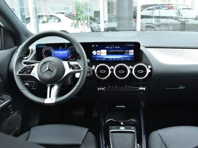 Mercedes-Benz GLA-Class — Фото автомобиля 14
