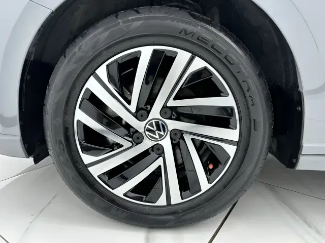 Volkswagen Lavida — Фото автомобиля 12
